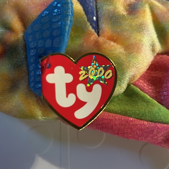 Ty “Aruba” Vibrant Fish Plush with Pink and Blue Details - Picture 3 of 5